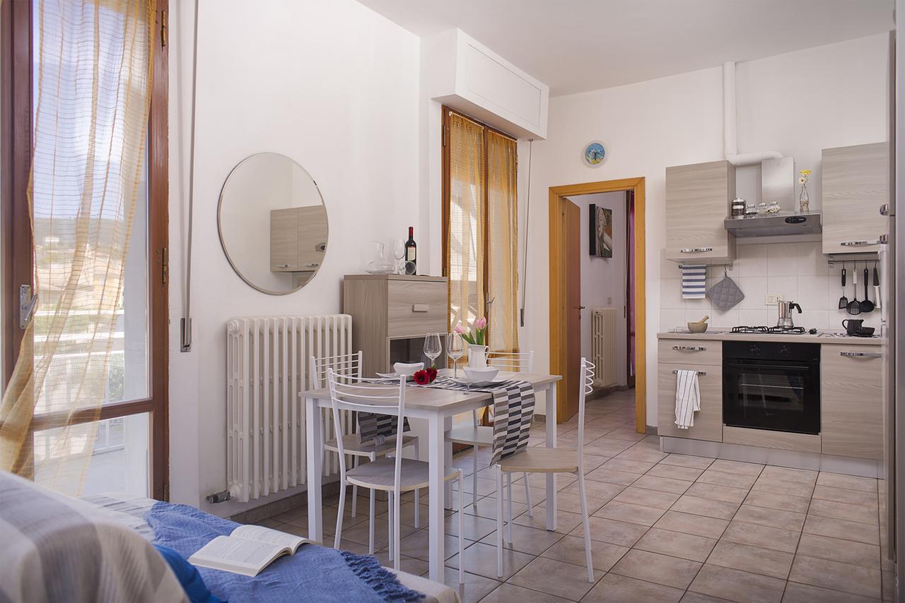 Viverenumana Appartamenti La Tua Casa In Centro A Pochi Passi Dal Mare Exterior photo