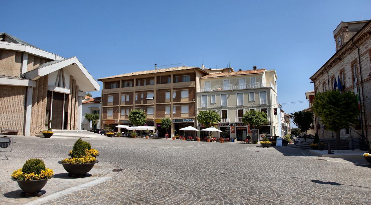 Viverenumana Appartamenti La Tua Casa In Centro A Pochi Passi Dal Mare Exterior photo